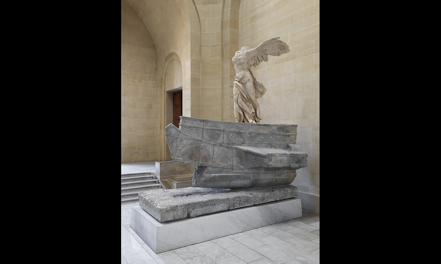 Τhe Nike of Samothrace in the Louvre Museum