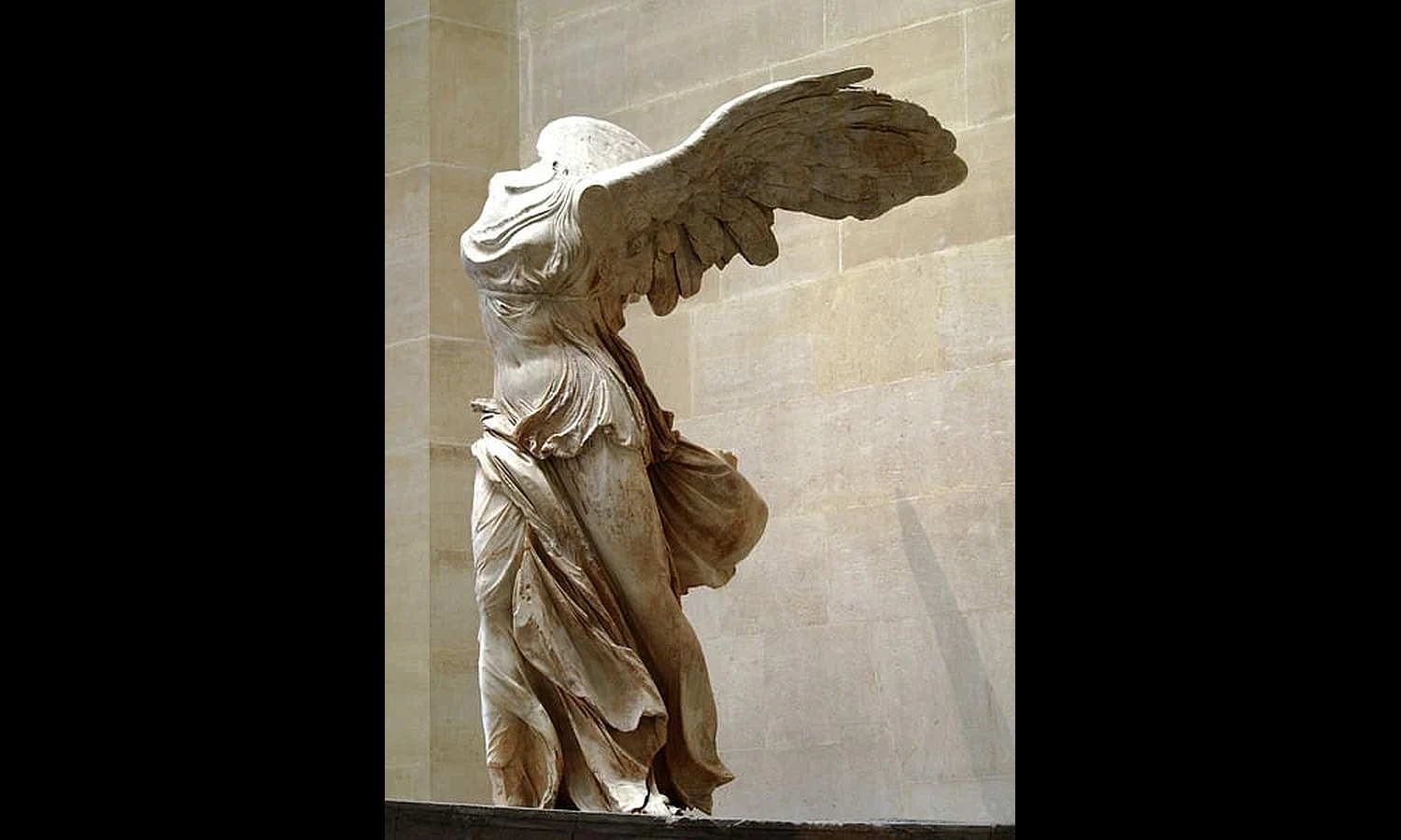 Τhe Nike of Samothrace in the Louvre Museum