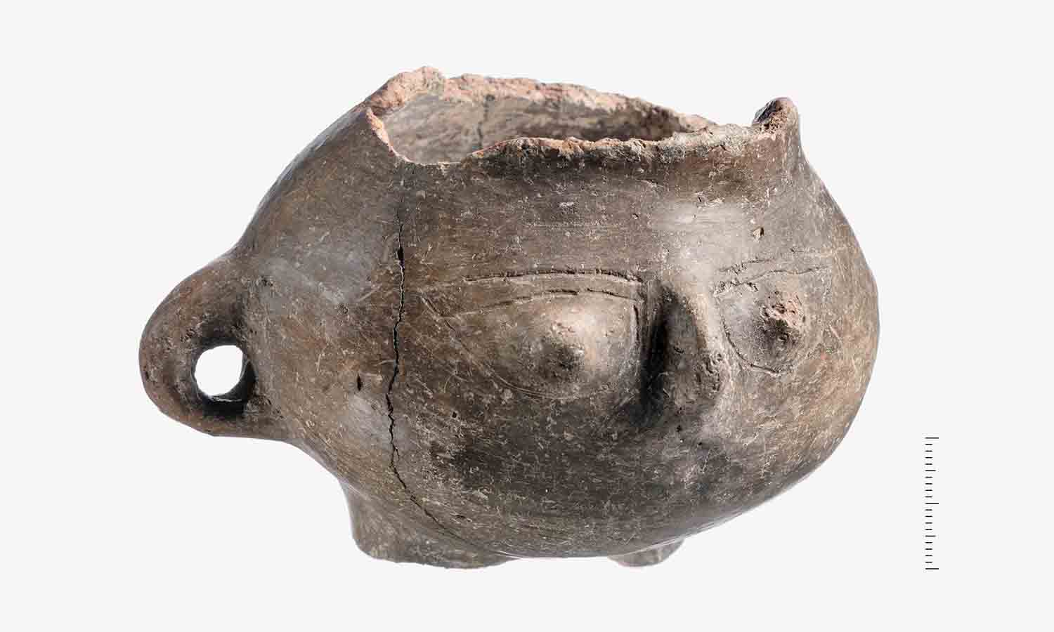 Clay vessel. Late Neolithic (circa 5.500 BC).