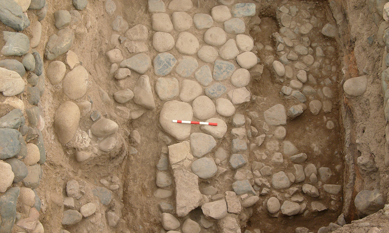 Architectural remains of the Middle Bronze Age (circa 1.600 BC).