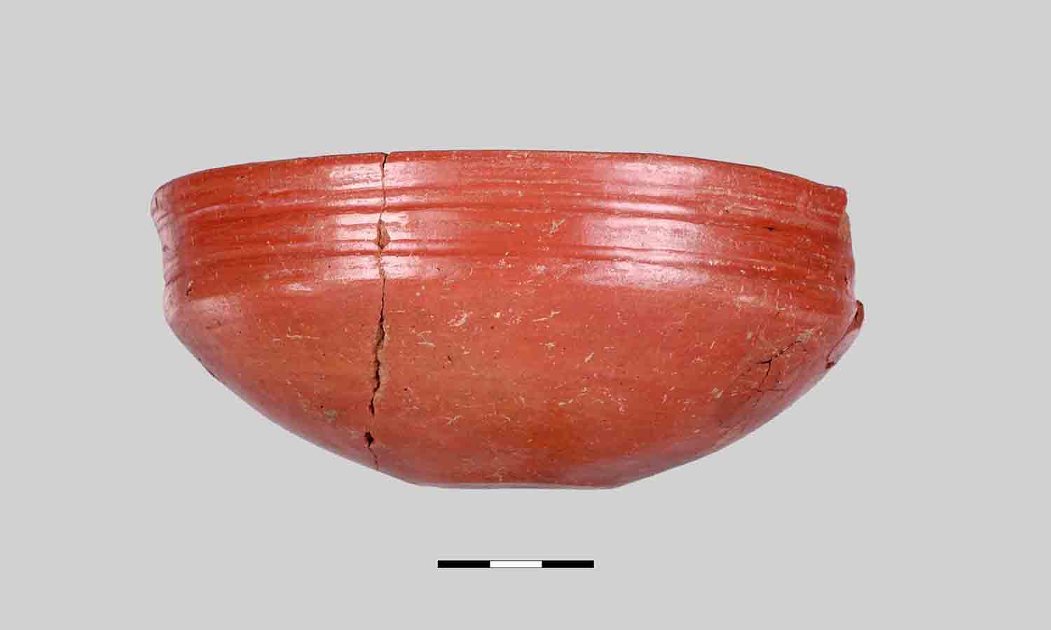 Clay vessel. Middle Bronze Age (circa 1.600 BC).